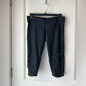 Nike Black Cropped Athletic Leggings with Reflective Detail. Medium